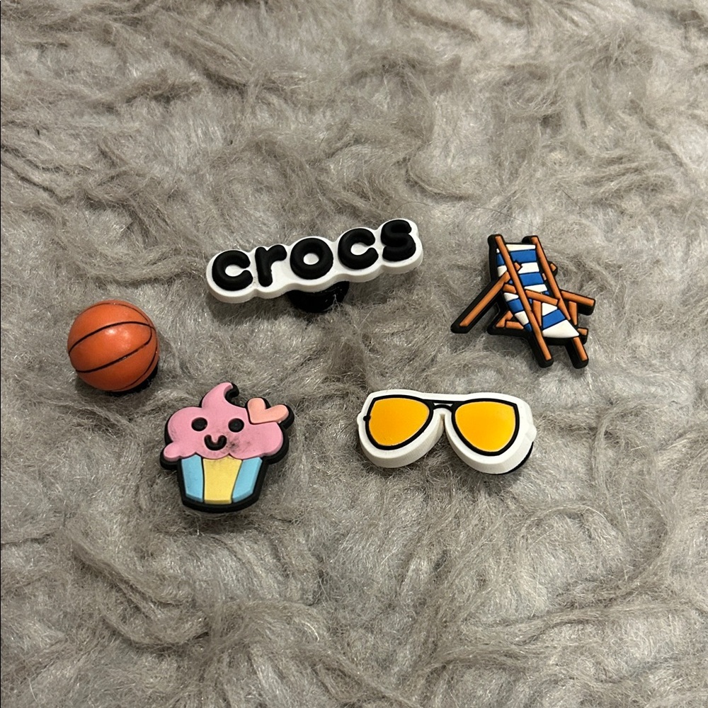 CROCS Fun Shoe Charms Set, logo, beach chair, sunglasses, basketball and cupcake